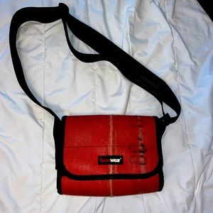 Feuer Wear cross body bag